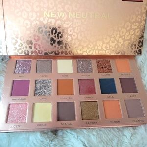 ⏬️CLEARANCE Revolution Pro New Neutrals Blushed Eyeshadow Palette!